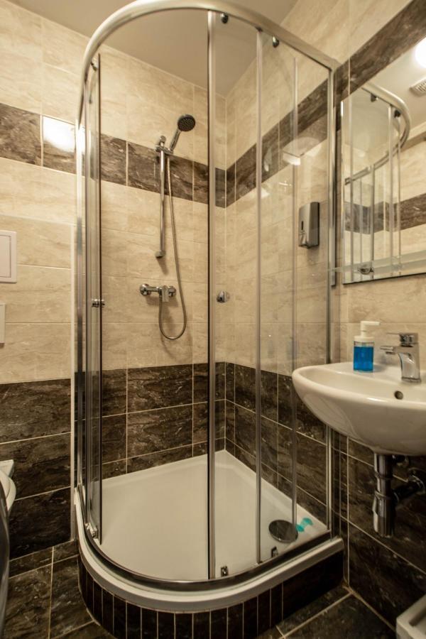 Ruzova Apartment By Ruterra Prague Exterior photo